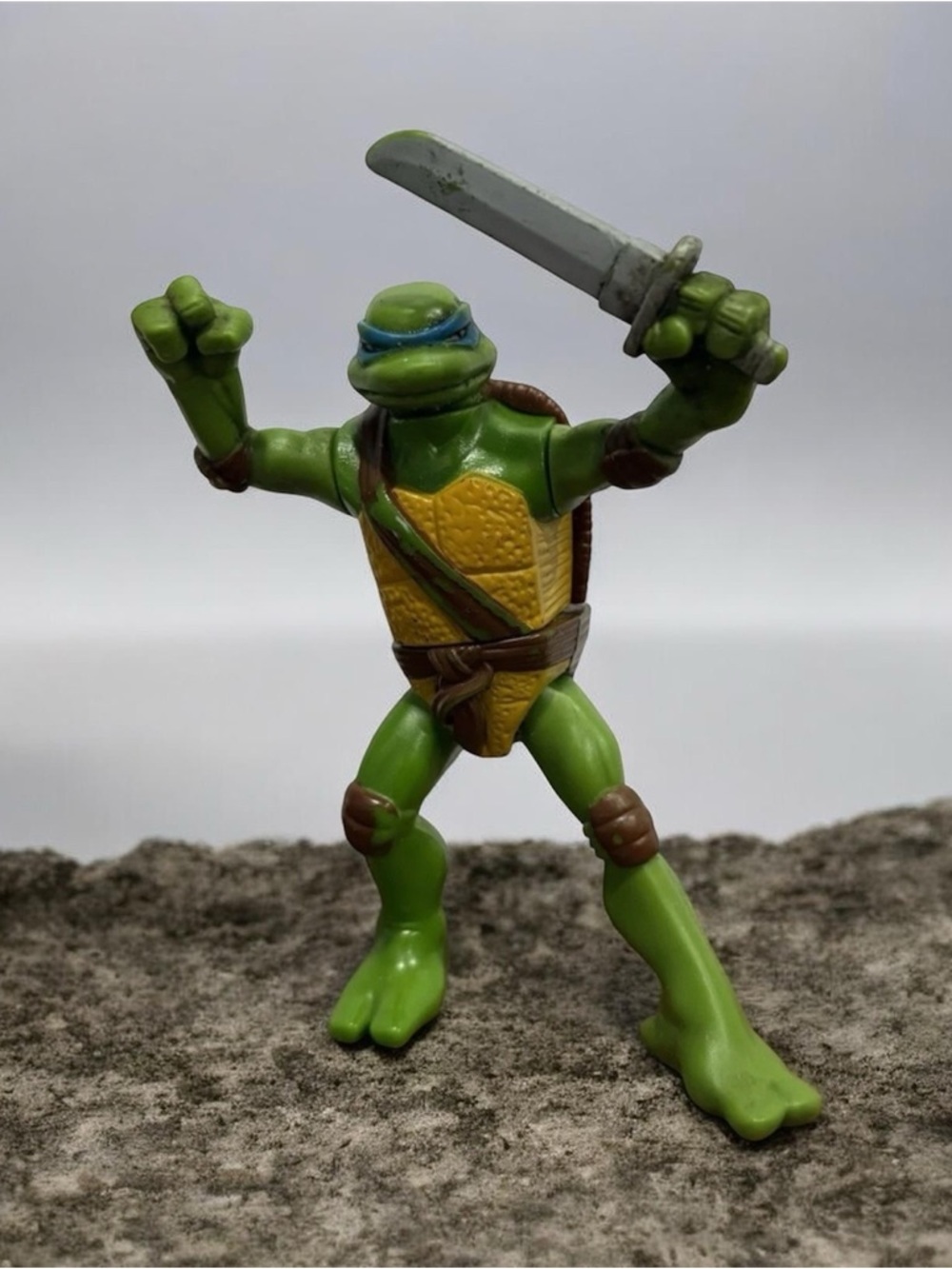 Green Turtle 2007 Action Figure with Sword - Pets Reptile Toy